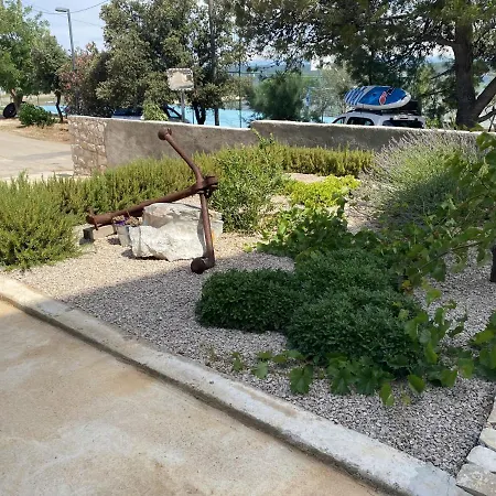 And By The Sea Mrljane, Pasman - 8464 Gostinjska kuća